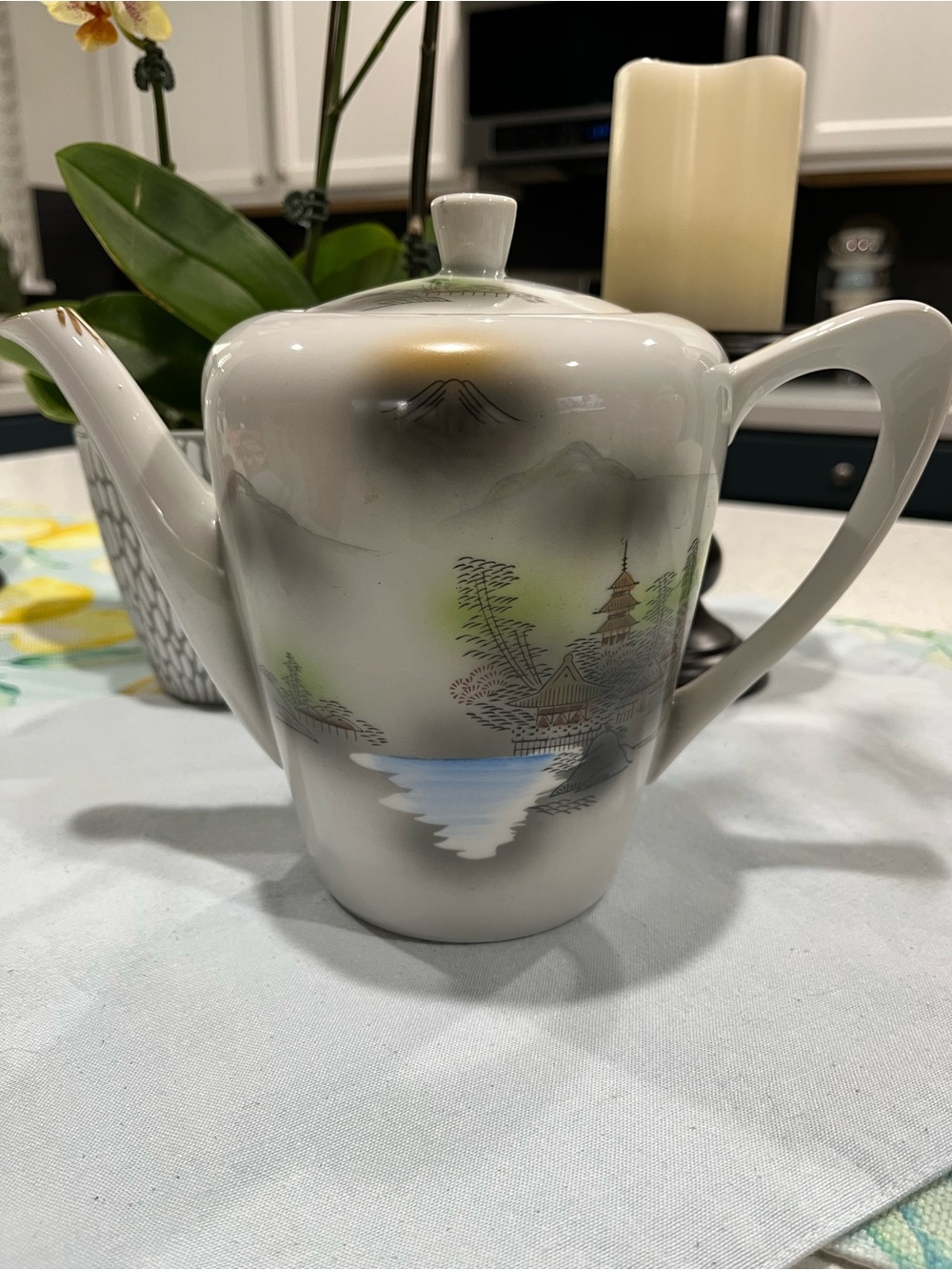 Vintage Japanese Kutani Porcelain Teapot Gold Gilt Mount Fuji 6.5 Inches Tall